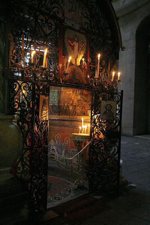 Coptic chapel - back of the edicule - Holy Sepulchre