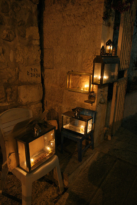 http://www.jerusalemshots.com/i/Israel/Hanukah-01.jpg